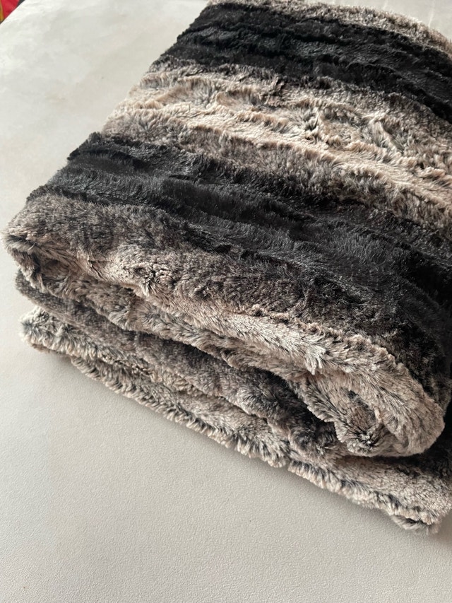 NEW Plush Throw Blanket 49”x58” - photo 4