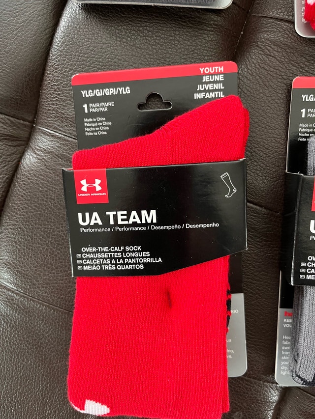 3 Pairs Under Armour Socks Youth - Brand New - photo 2