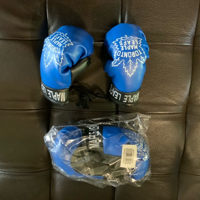 NEW Toronto Maple Leafs Hockey Mini Boxing Gloves