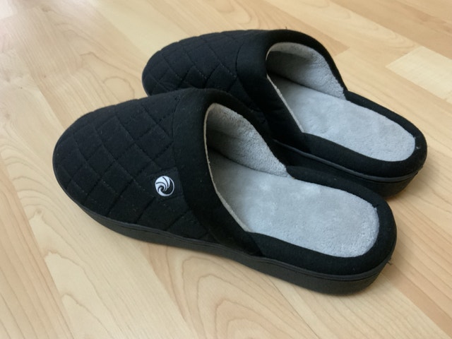 Brand NEW Slippers Plush Quilted Size 42-43 (US 9-10) - photo 2