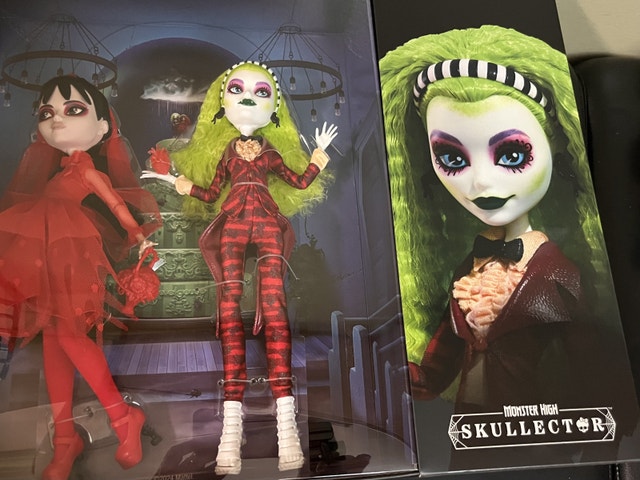 Monster High Skullector Beetlejuice & Lydia Deetz Dolls - photo 4