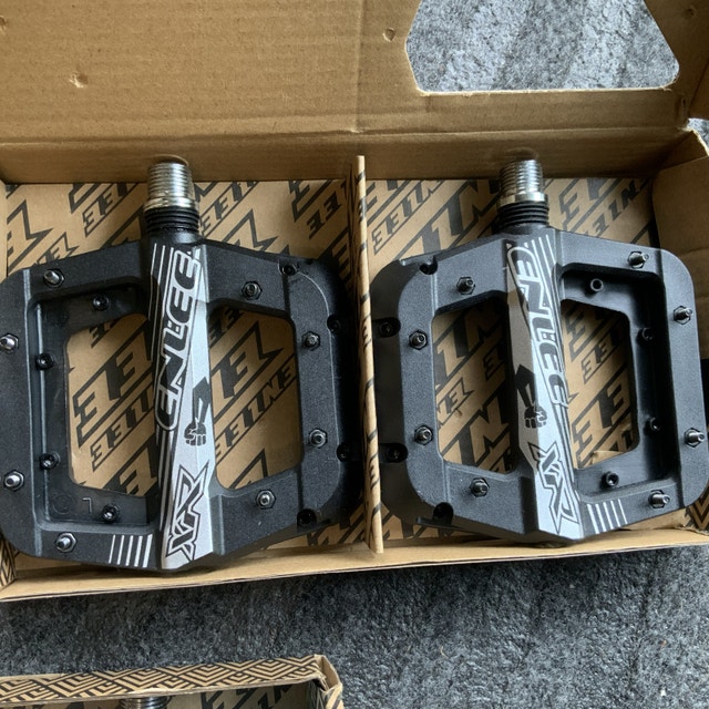 Brand NEW ENLEE Aluminum Alloy Bike Pedals $25 pair - photo 3