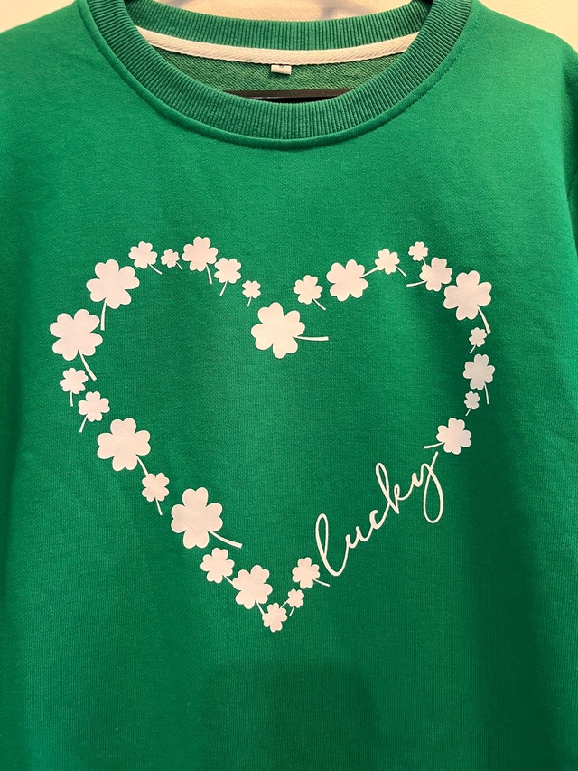 NEW Lucky St Patrick's Day Sweatshirt Size Small - photo 2