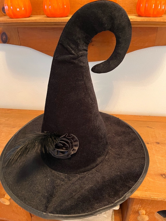 Brand NEW — Chic Black Velvet Witch Hat - photo 3