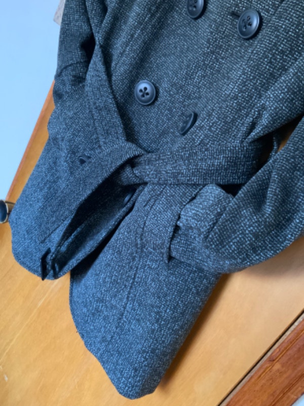 NEW — Beautiful Winter Coat Fully Lined Warm — Women Size 13 - photo 2