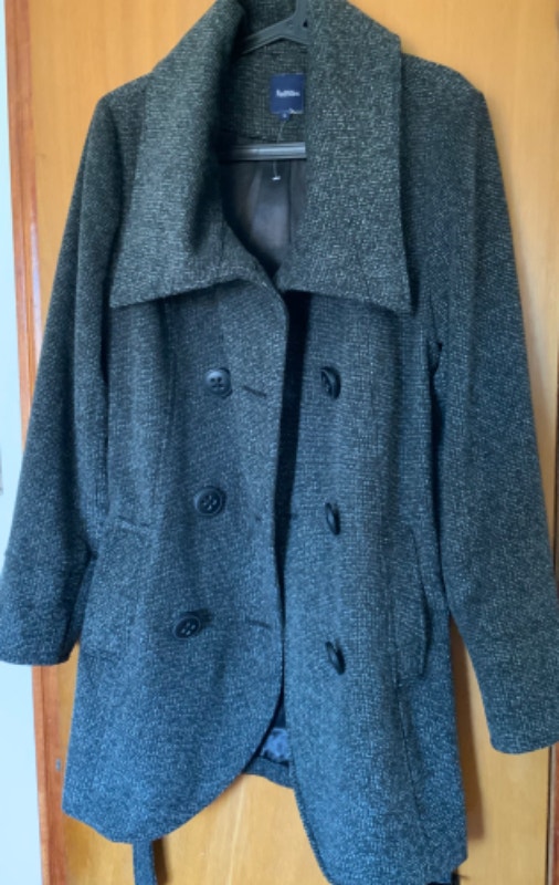 NEW — Beautiful Winter Coat Fully Lined Warm — Women Size 13 - photo 4