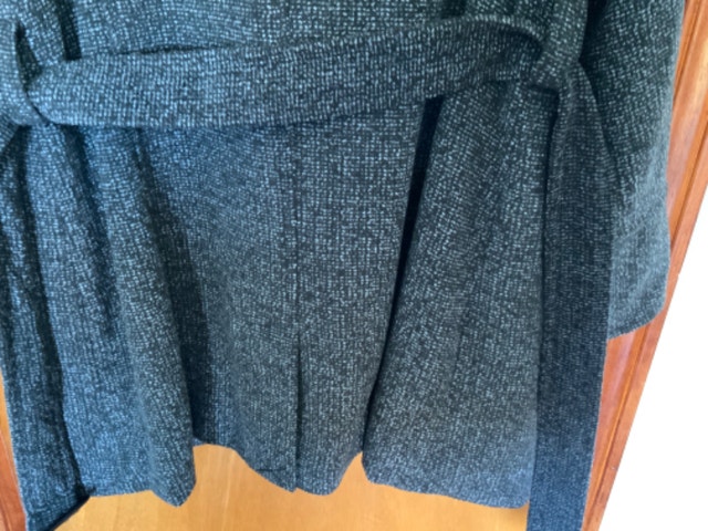 NEW — Beautiful Winter Coat Fully Lined Warm — Women Size 13 - photo 5
