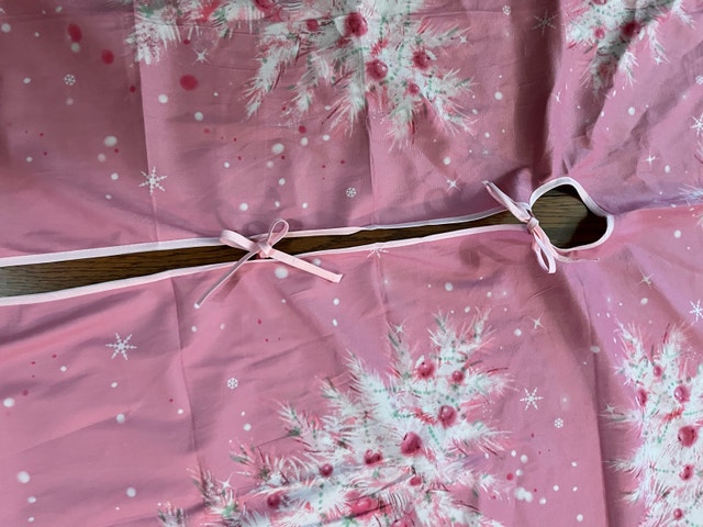 NEW — Pink Christmas Tree Skirt - photo 4