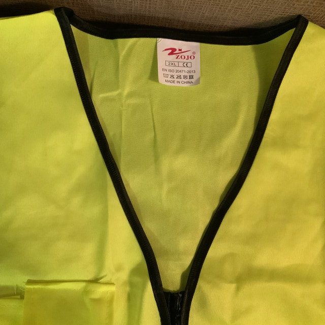 Brand NEW $10 each Zip Up Safety Vests One Size 2XL - photo 2