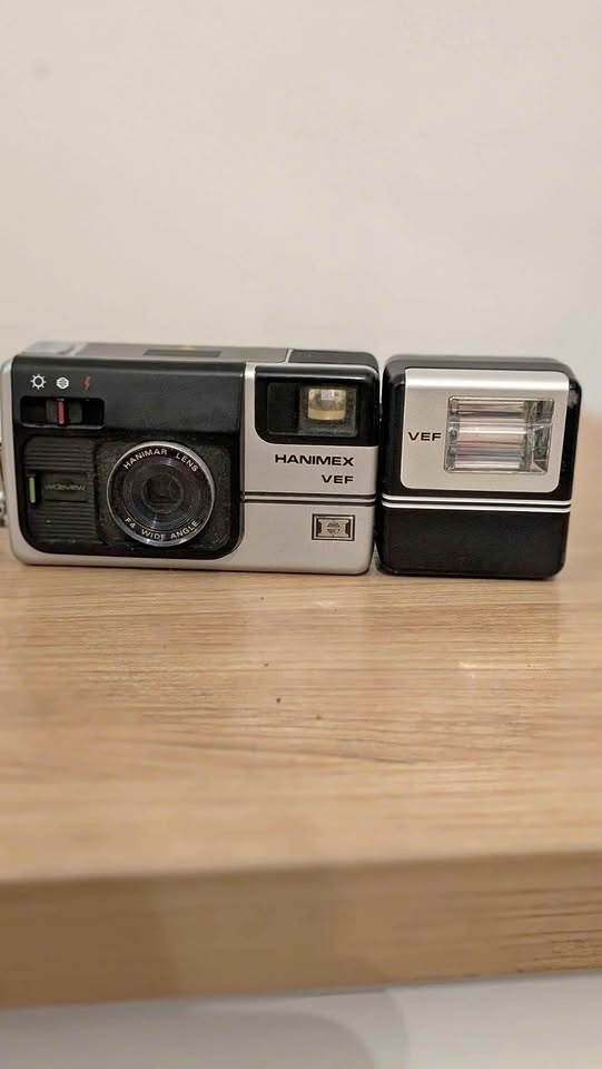 Hanimex VEF pocket camera