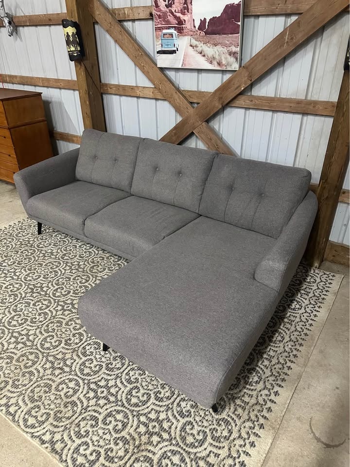 Leon’s MCM style Fabric L Sectional in Grey 🛋️ - photo 3