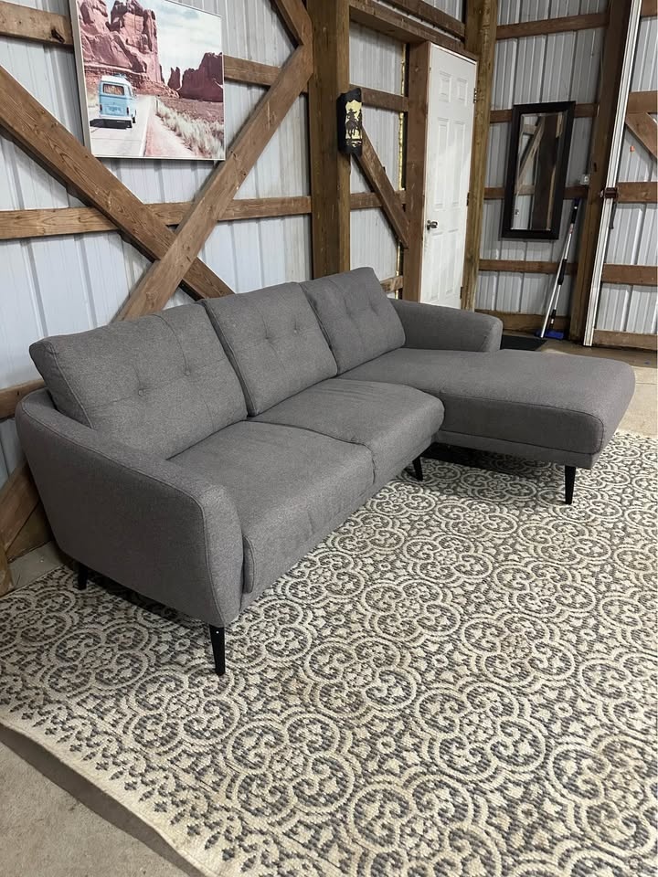 Leon’s MCM style Fabric L Sectional in Grey 🛋️ - photo 4