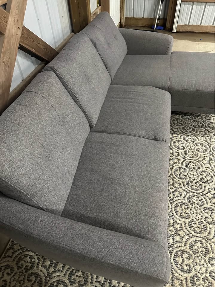 Leon’s MCM style Fabric L Sectional in Grey 🛋️ - photo 5