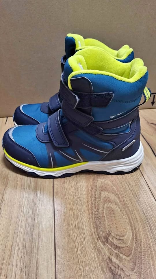 Snow Shoes (Mountain Warehouse)