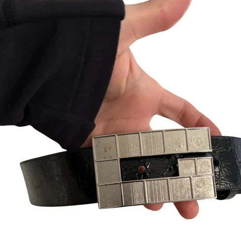 GUESS Vintage Y2K Black Pleather Belt with Silver G Buckle 30" - photo 4