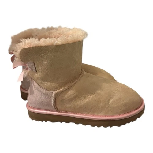 UGG Women's Mini Bailey Bow Baby Pink - Size 7