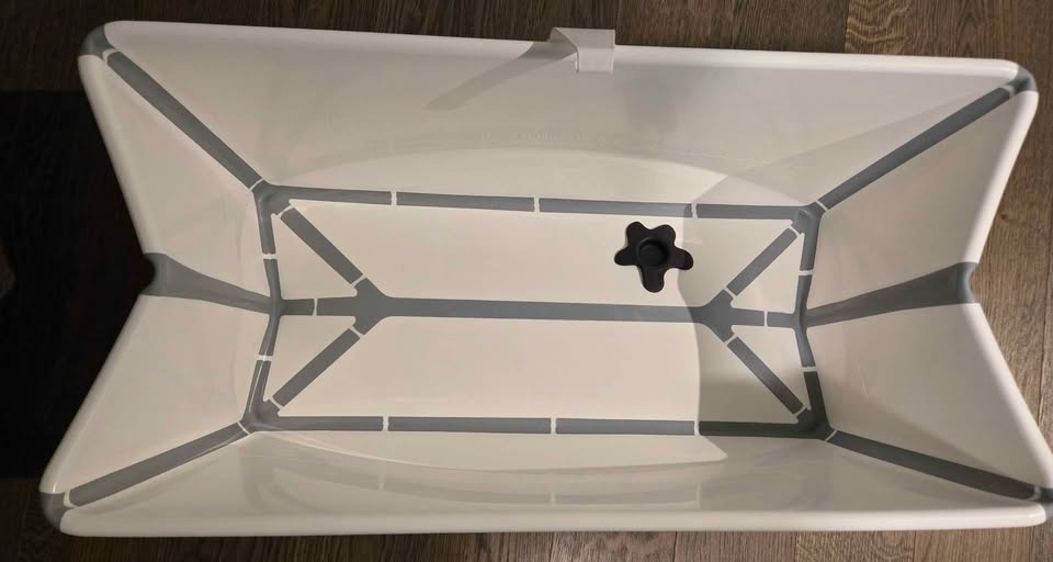 Stokke Flexi Bath Tub w/ Infant Insert - photo 2