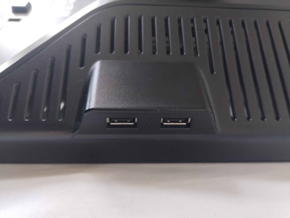 Dell 19" Monitor with cables. - photo 3