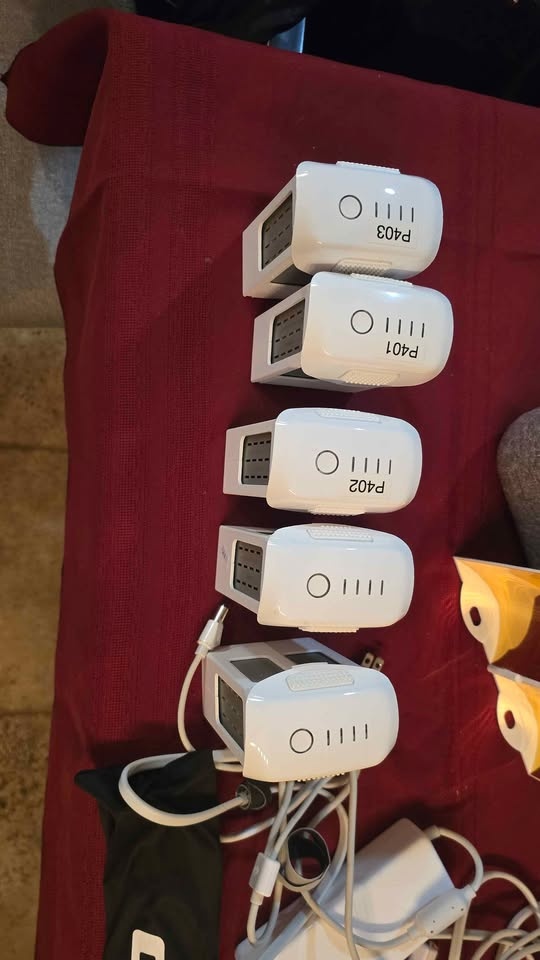 Phantom 4 Drone and Spare Parts - photo 3