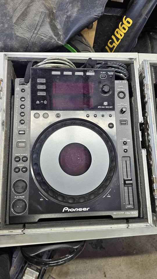 Pioneer CDJ 900 Pair