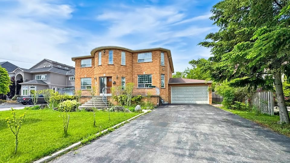 5 Beds 3 Baths - House