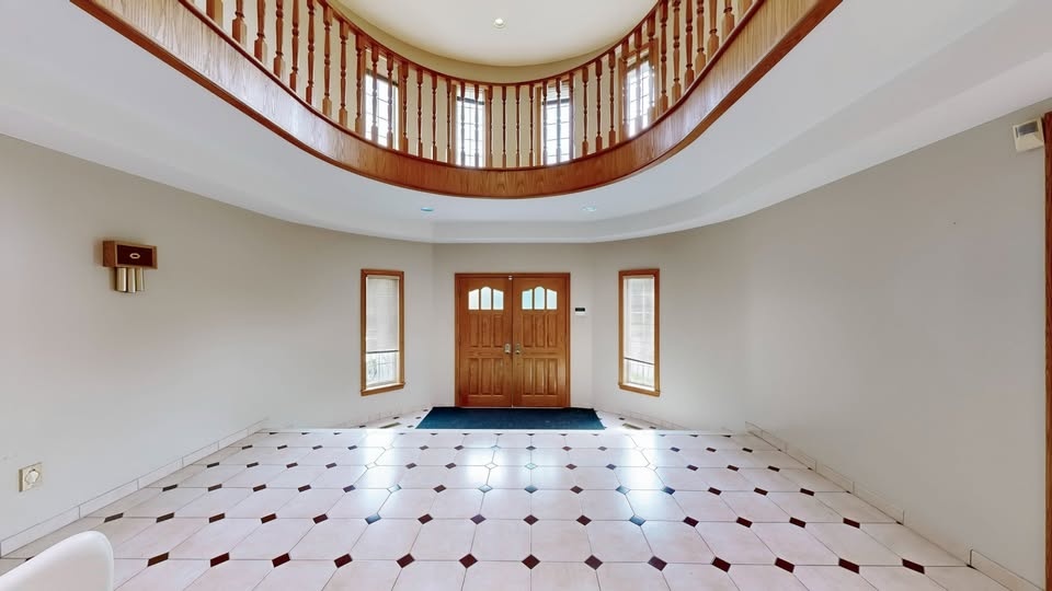5 Beds 3 Baths - House - photo 5