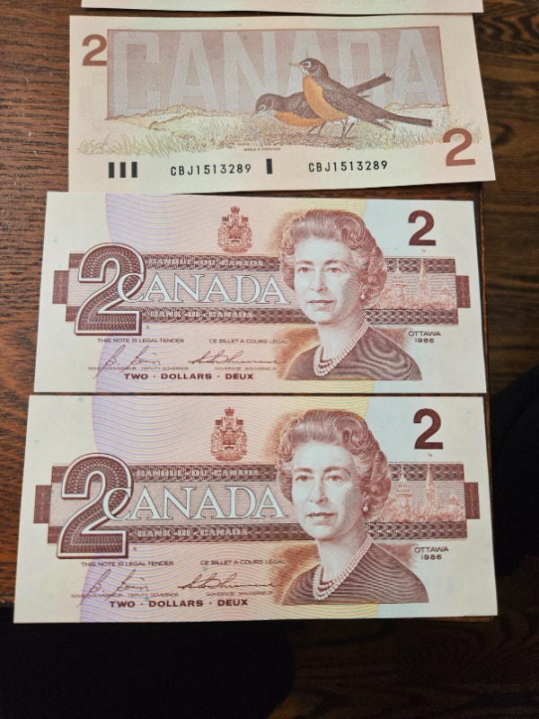 Mint 2$ Canadian dollar bill (1986)