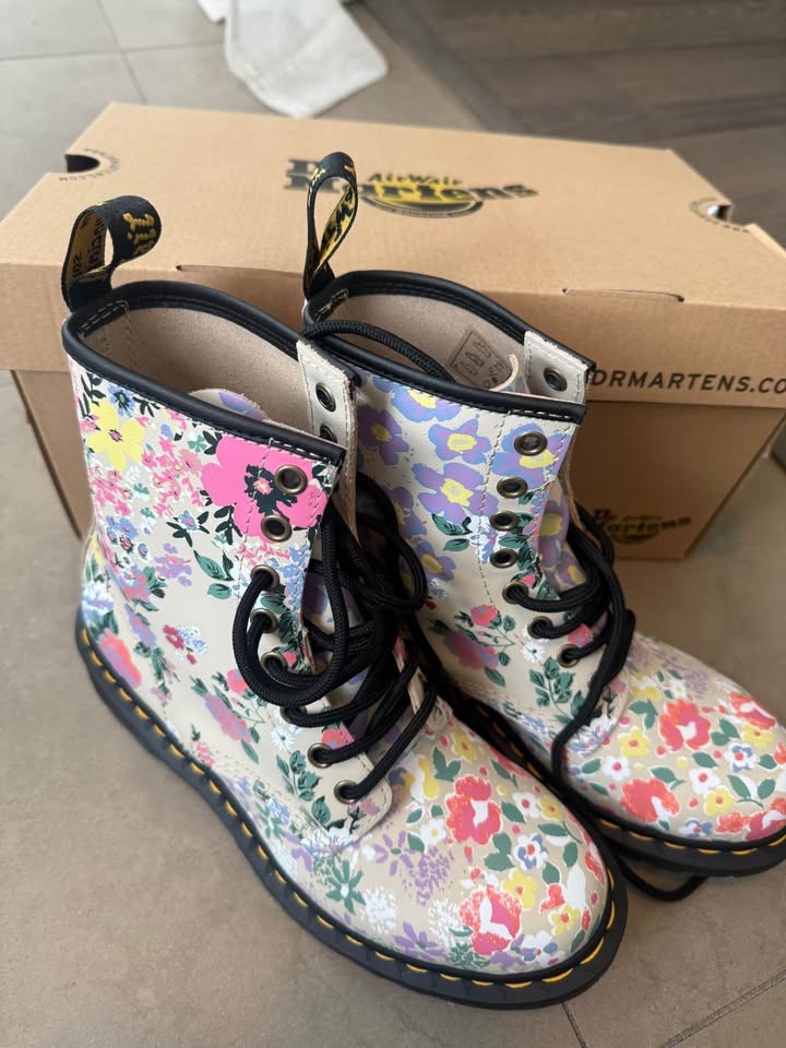 Dr. Martens Floral Size 7 - photo 3