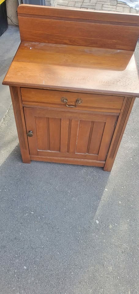 Dry sink, sideboard, bedside table, Baby change table?