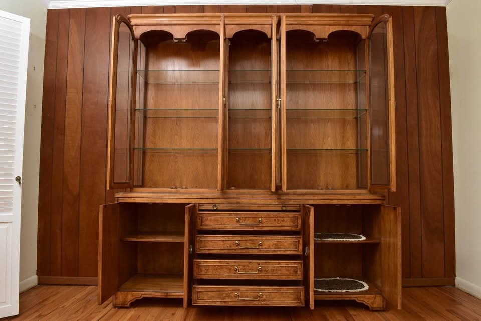 One of a kind vintage 1970s Hutch - Solid Walnut - photo 5