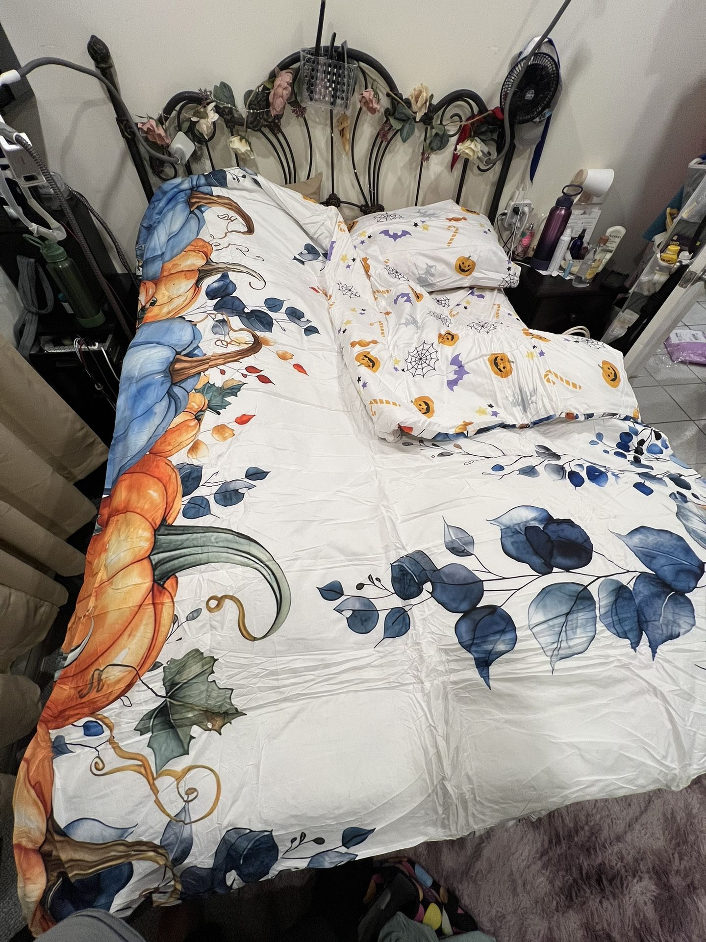 Comforter Set Queen Size, Pumpkin and Spider Print - photo 2