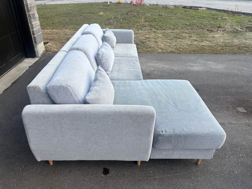 Light Grey Sectional Sofa - Free Delivery | Great Condition - photo 4