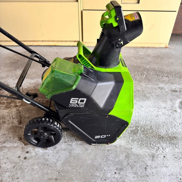 GREENWORKS 60V 20 Inch Cordless Snow Blower