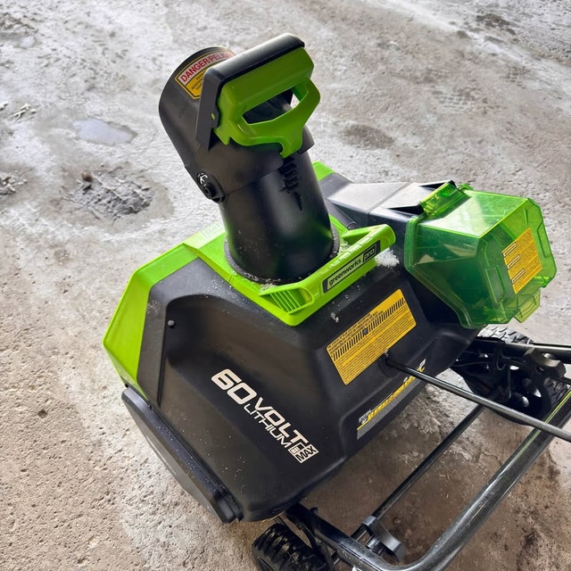 GREENWORKS 60V 20 Inch Cordless Snow Blower - photo 3