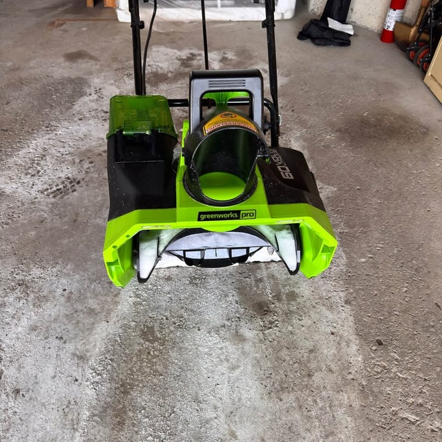 GREENWORKS 60V 20 Inch Cordless Snow Blower - photo 4
