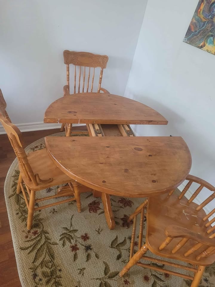 Real wood table and 3 chairs - photo 2