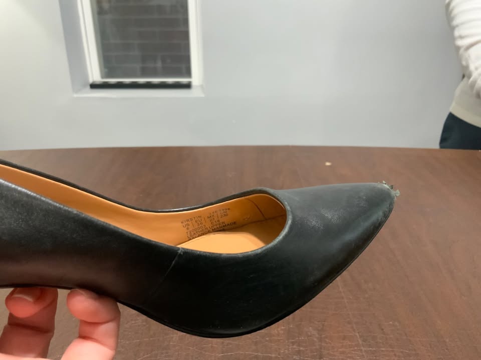 Calvin Klein Kirstin Black Leather Pointed Toe Pumps Women's 6 - photo 4