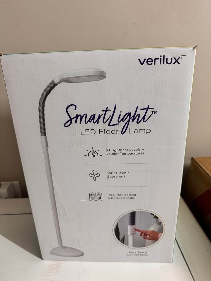 Floor Lamp with Adjustable Brightness - photo 4