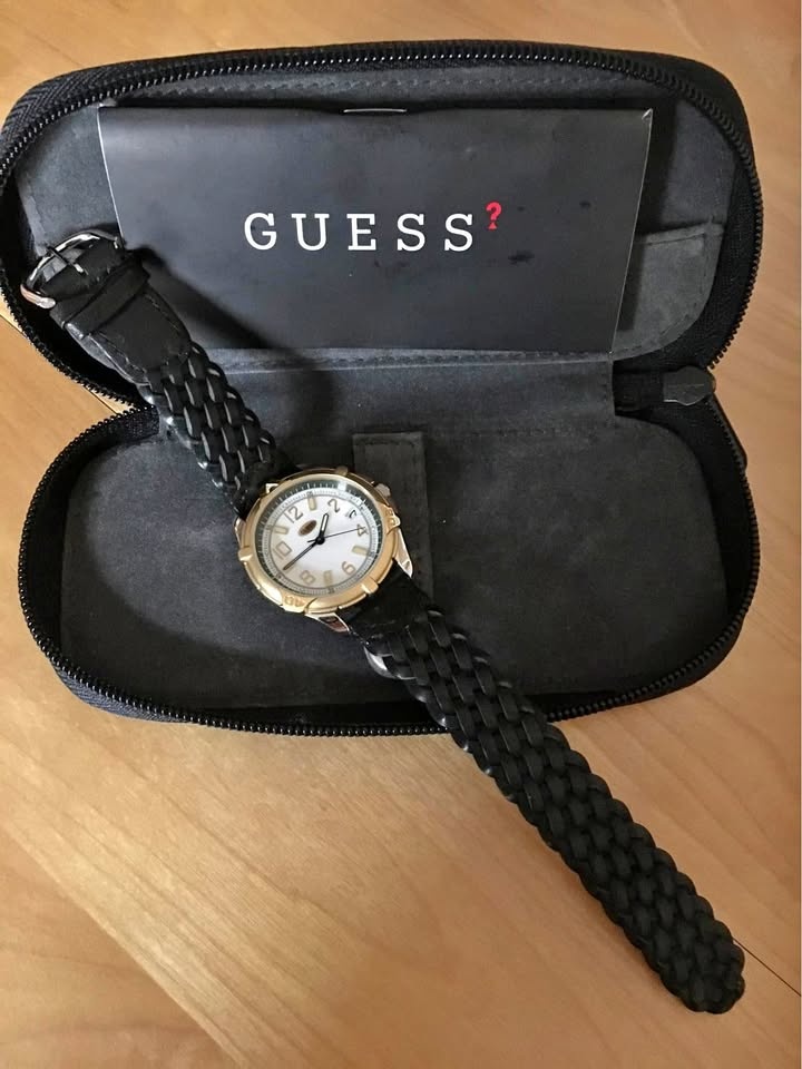 Brand New Unisex GUESS Gold/Silver Watch w/Black Leather Strap &