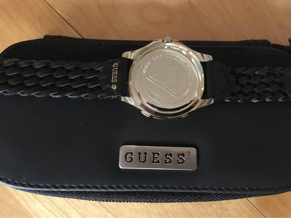 Brand New Unisex GUESS Gold/Silver Watch w/Black Leather Strap & - photo 3