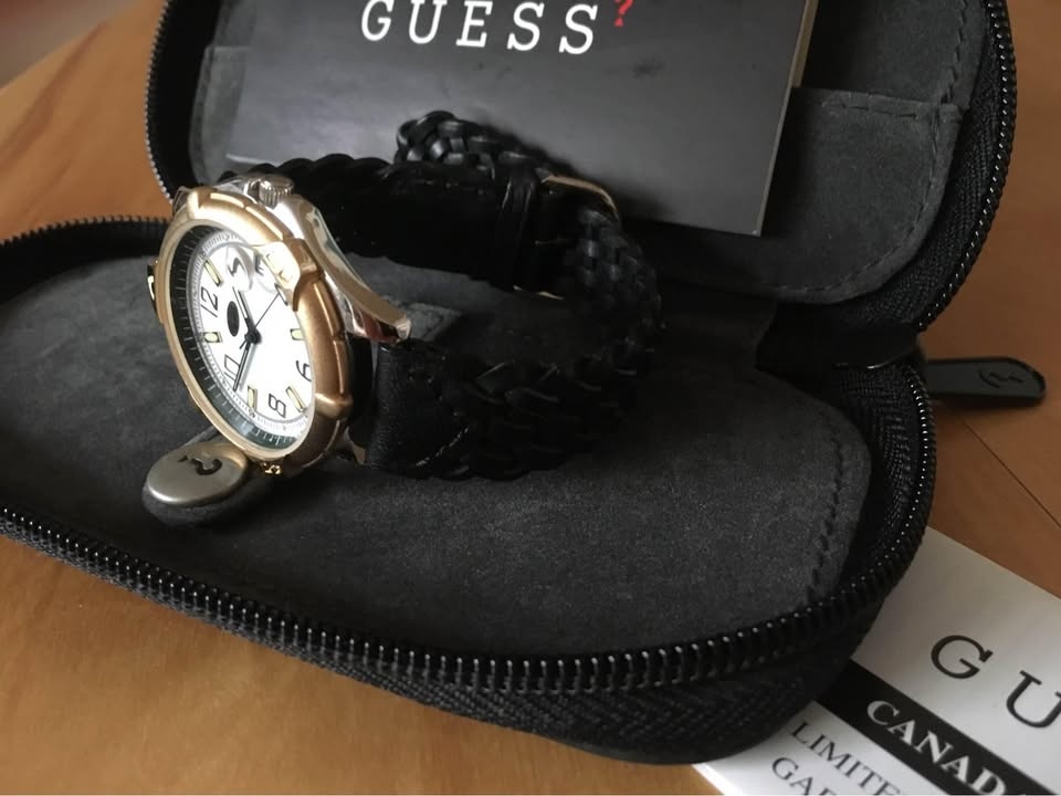 Brand New Unisex GUESS Gold/Silver Watch w/Black Leather Strap & - photo 5