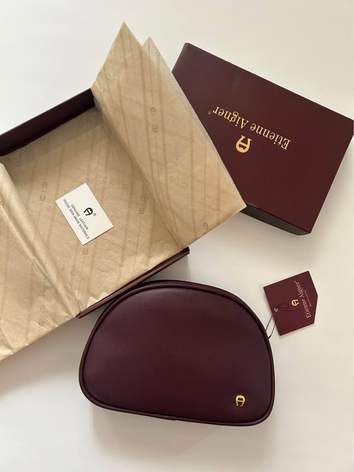 Etienne Aigner Burgundy Leather Bag - New w/ Tag - photo 2