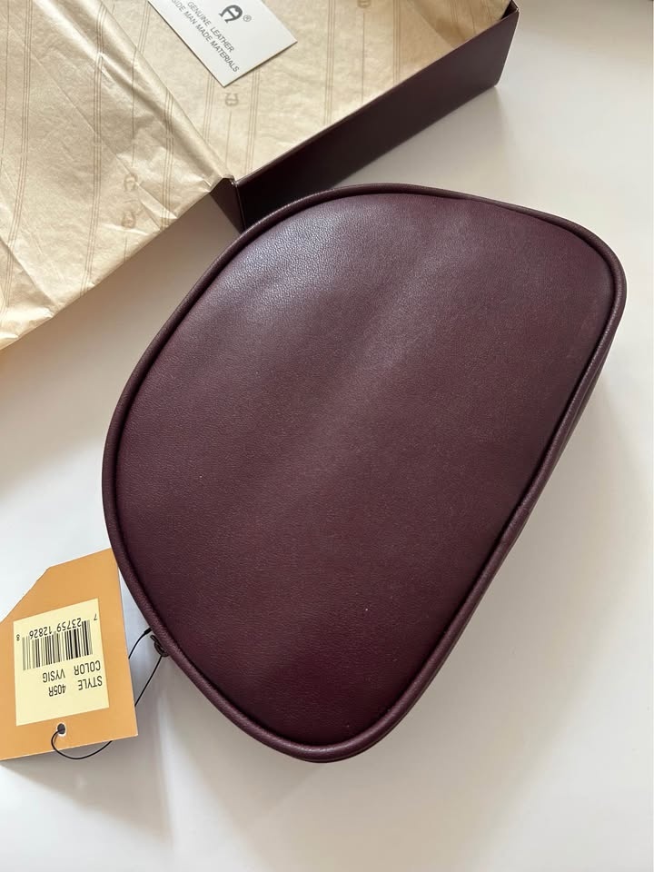 Etienne Aigner Burgundy Leather Bag - New w/ Tag - photo 3