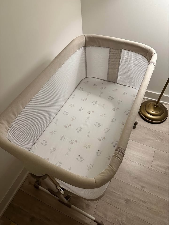 Fodoss Adjustable Bedside Bassinet Sleeper - All-Mesh & Portable - photo 2