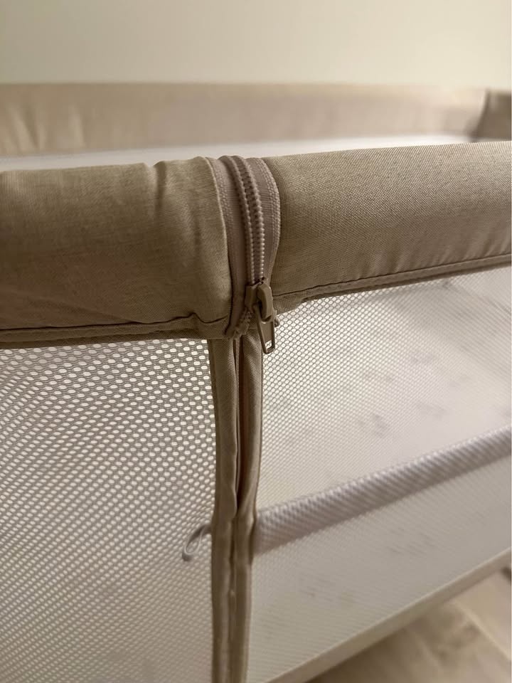 Fodoss Adjustable Bedside Bassinet Sleeper - All-Mesh & Portable - photo 4