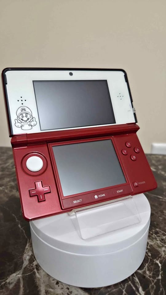 Modded Flame Red 3DS with Mario Etching, 32GB SD