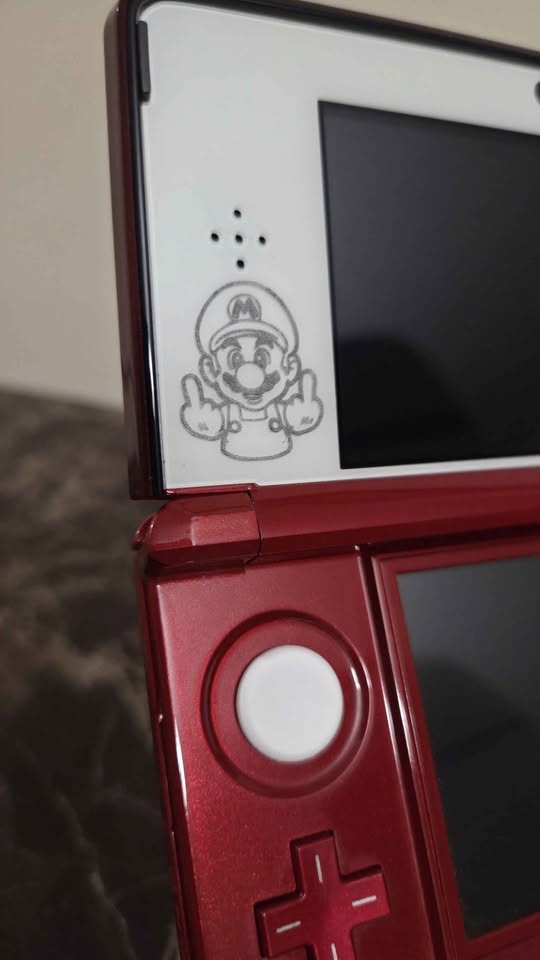 Modded Flame Red 3DS with Mario Etching, 32GB SD - photo 2
