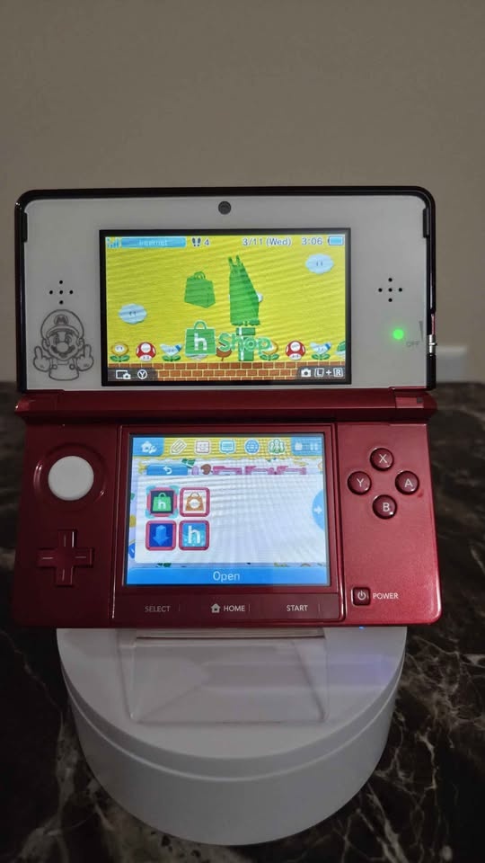 Modded Flame Red 3DS with Mario Etching, 32GB SD - photo 3