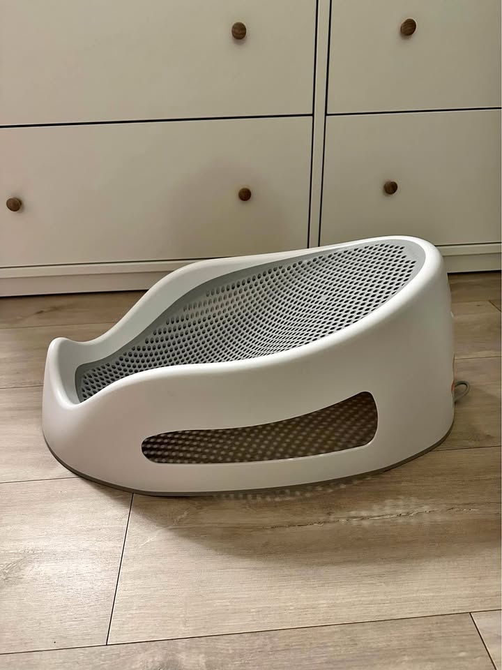 Brand New Angelcare Soft Touch Baby Bath Support - Grey