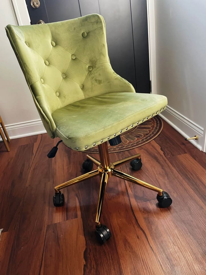 Elegant Velvet Office Chair – Modern Gold Base - photo 2